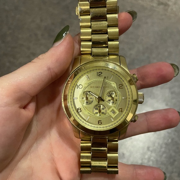 Michael Kors Oversized Runway watch - Picture 3 of 4